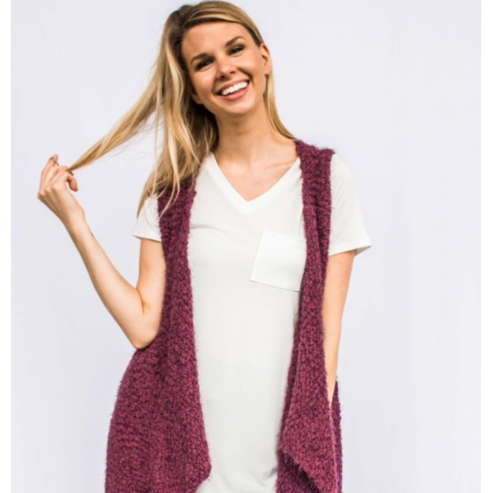 POPCORN KNIT VEST IN MAROON